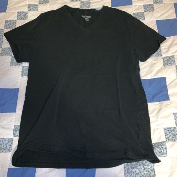 Black v neck t shirt - Picture 1 of 3
